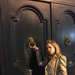 Meet your Posher, Caitrin